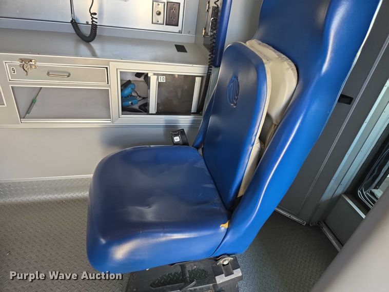 image for item FI0517 2006 Freightliner  ambulance