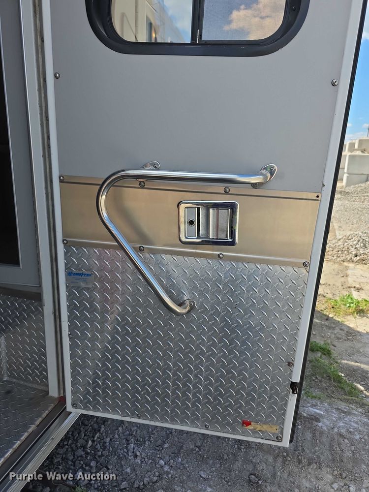 image for item FI0517 2006 Freightliner  ambulance