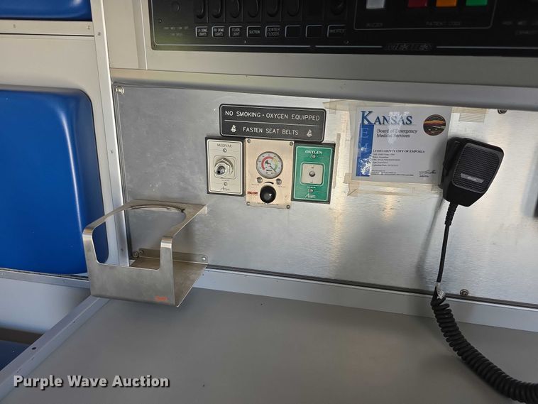 image for item FI0517 2006 Freightliner  ambulance