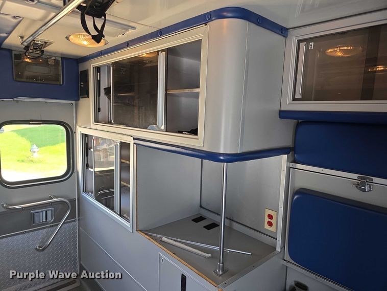 image for item FI0517 2006 Freightliner  ambulance