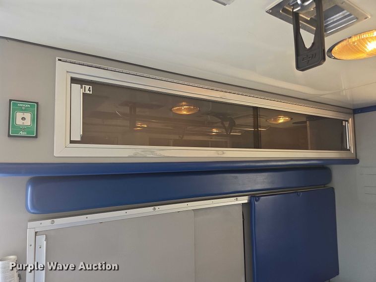 image for item FI0517 2006 Freightliner  ambulance