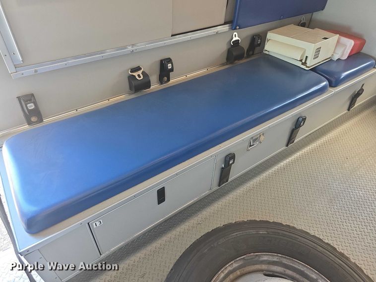 image for item FI0517 2006 Freightliner  ambulance