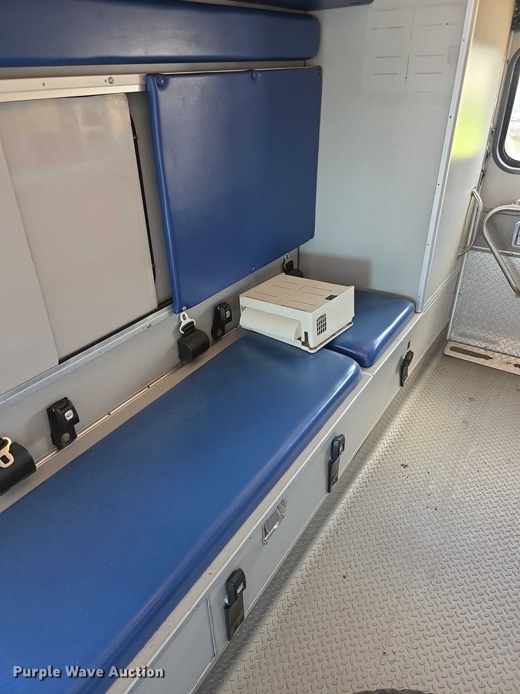 image for item FI0517 2006 Freightliner  ambulance