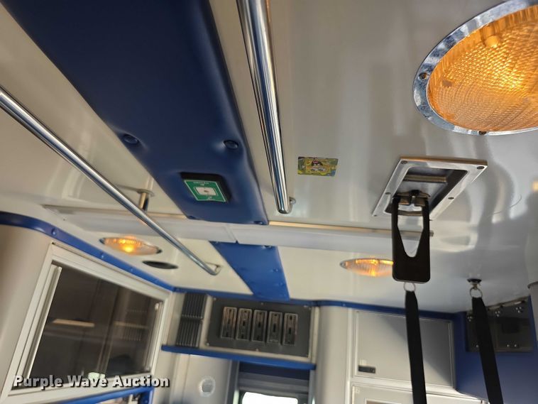 image for item FI0517 2006 Freightliner  ambulance