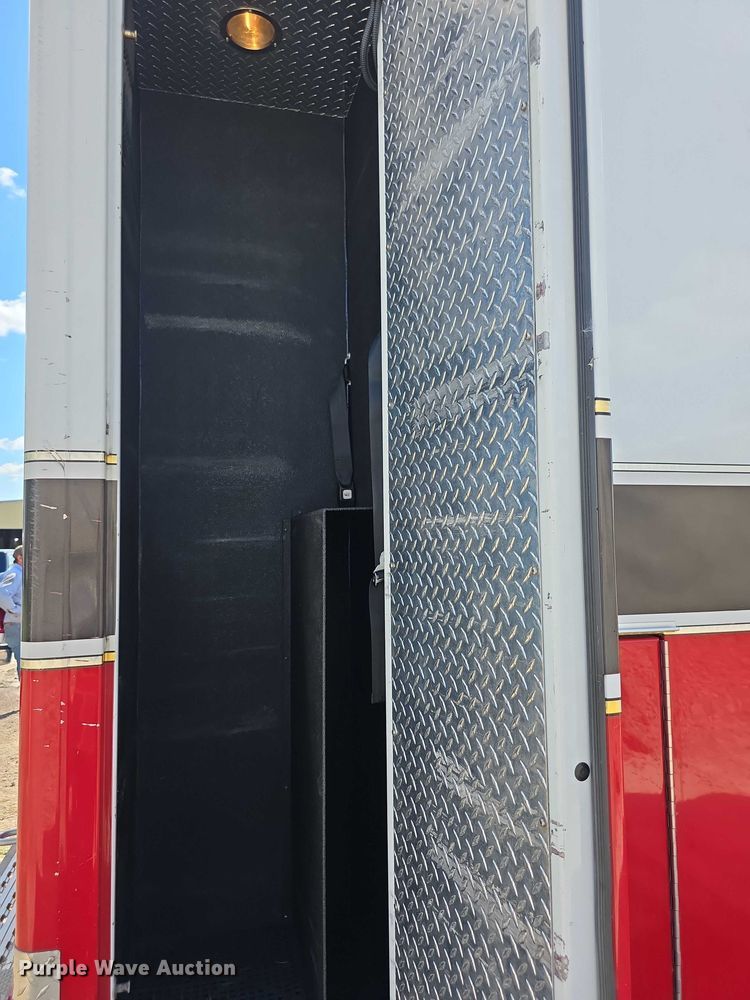 image for item FI0517 2006 Freightliner  ambulance