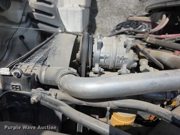 image for item FI0517 2006 Freightliner  ambulance