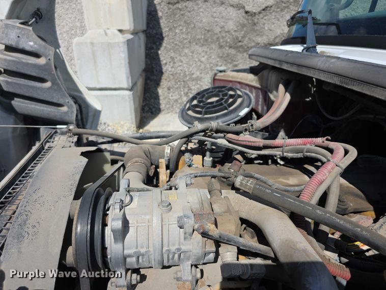 image for item FI0517 2006 Freightliner  ambulance