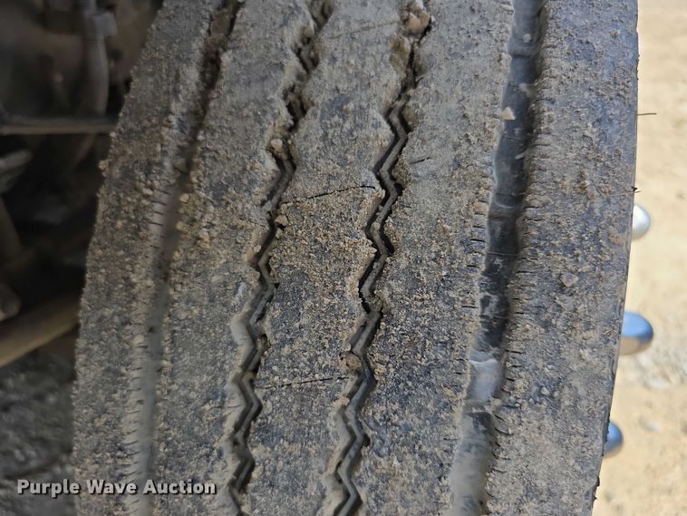 image for item FI0517 2006 Freightliner  ambulance