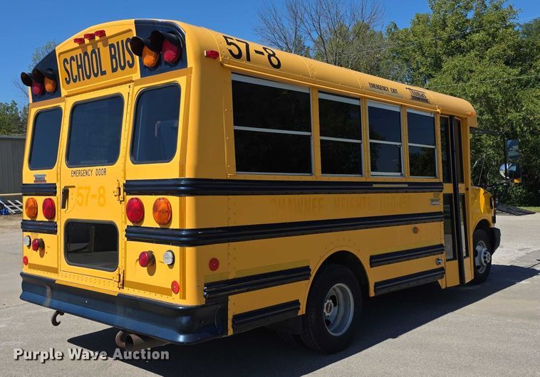 image for item FI0520 2008 GMC Savana school bus