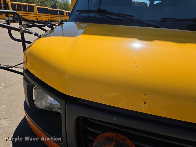 image for item FI0520 2008 GMC Savana school bus