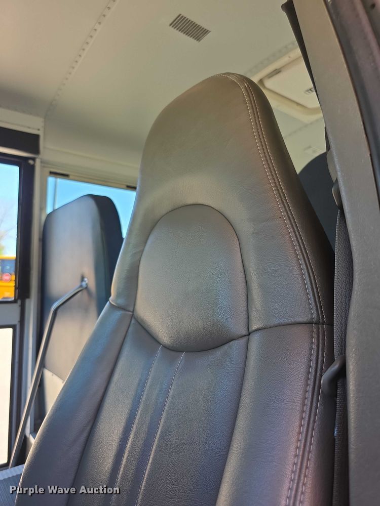 image for item FI0520 2008 GMC Savana school bus