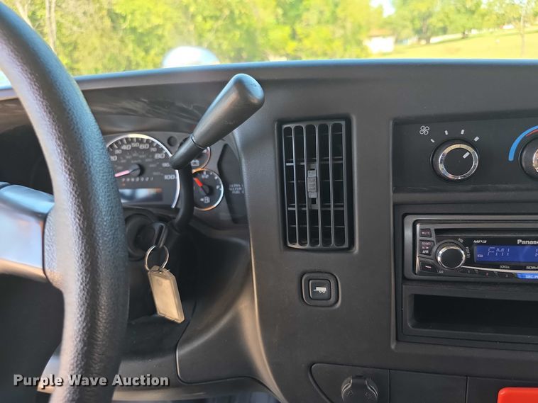 image for item FI0520 2008 GMC Savana school bus