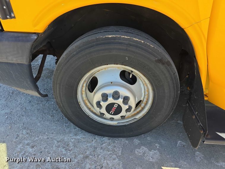 image for item FI0520 2008 GMC Savana school bus
