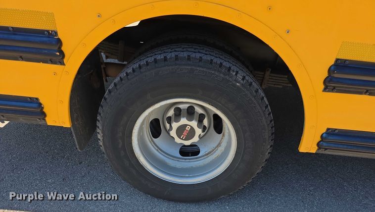 image for item FI0520 2008 GMC Savana school bus