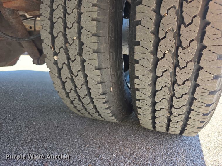 image for item FI0520 2008 GMC Savana school bus