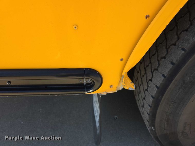 image for item FI0521 2009 Freightliner  Thomas Built school bus