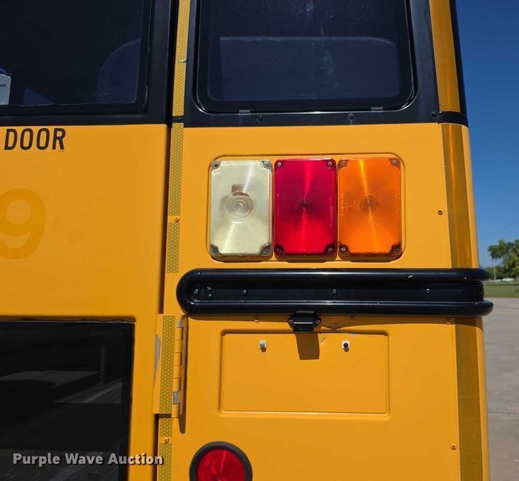 image for item FI0521 2009 Freightliner  Thomas Built school bus