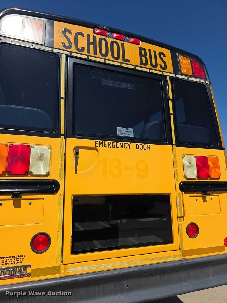 image for item FI0521 2009 Freightliner  Thomas Built school bus