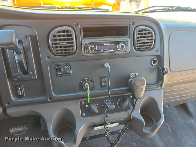 image for item FI0521 2009 Freightliner  Thomas Built school bus