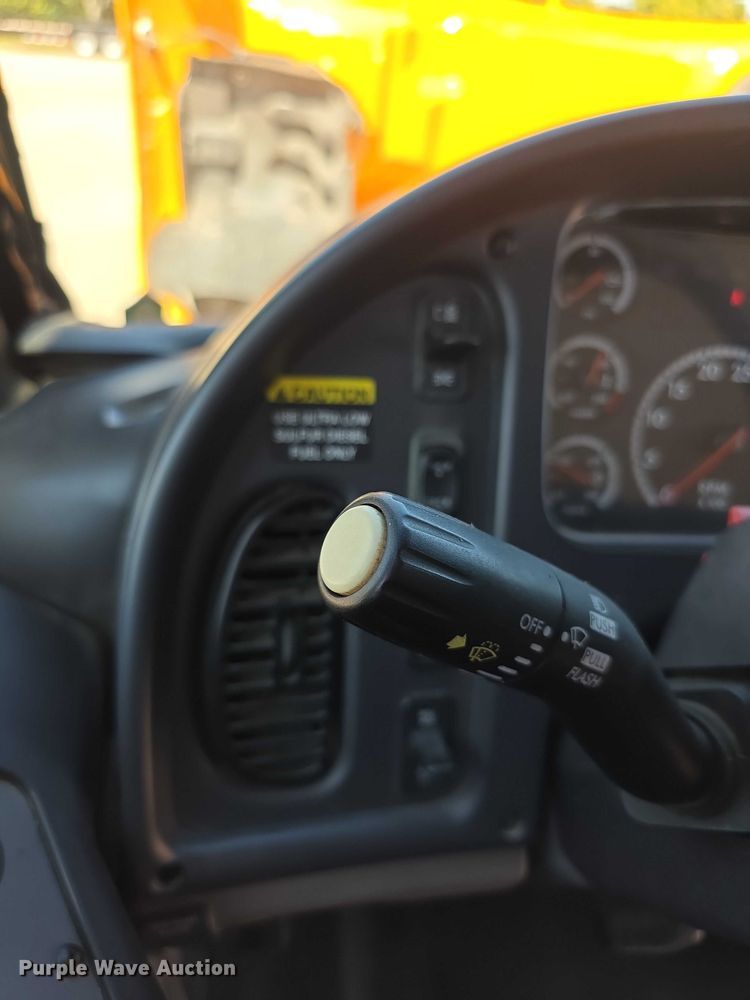 image for item FI0521 2009 Freightliner  Thomas Built school bus