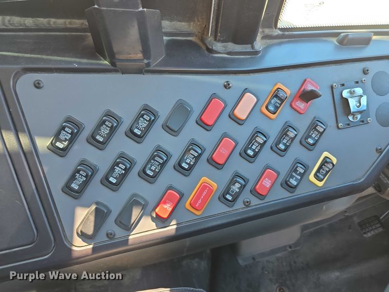 image for item FI0521 2009 Freightliner  Thomas Built school bus