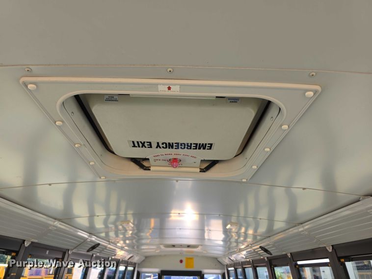 image for item FI0521 2009 Freightliner  Thomas Built school bus