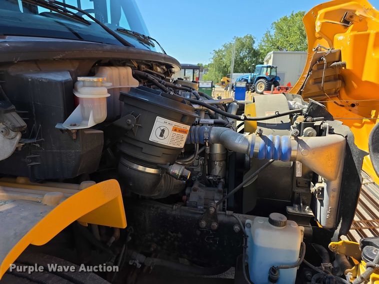 image for item FI0521 2009 Freightliner  Thomas Built school bus