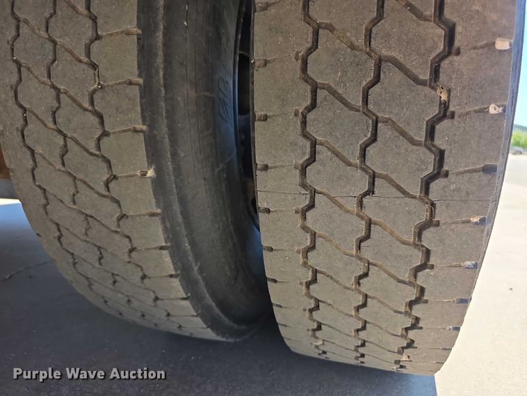 image for item FI0521 2009 Freightliner  Thomas Built school bus