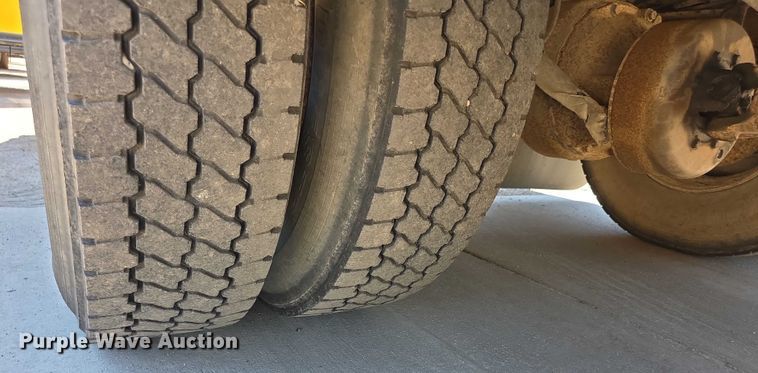 image for item FI0522 2009 Freightliner  Thomas Built school bus