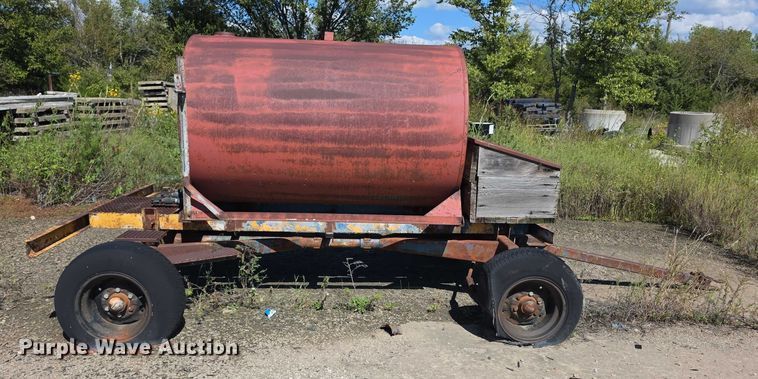 image for item FI0526 Water wagon trailer