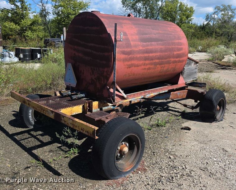 image for item FI0526 Water wagon trailer
