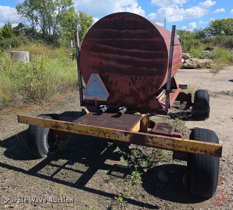 image for item FI0526 Water wagon trailer