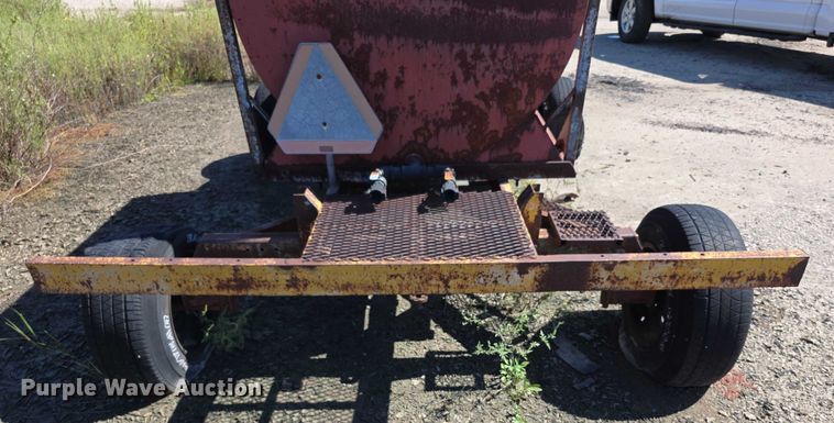 image for item FI0526 Water wagon trailer