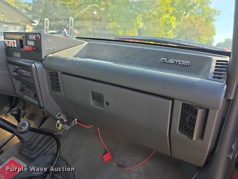 image for item FI0531 1991 Ford F350 Custom rescue vehicle