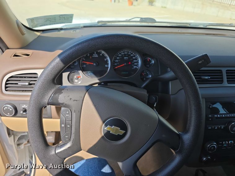 image for item FI0540 2012 Chevrolet Suburban 1500 SUV