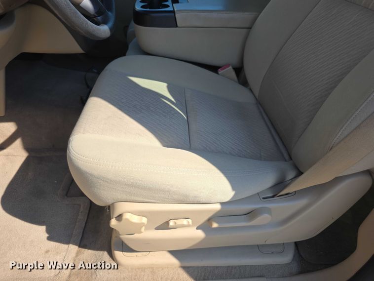 image for item FI0540 2012 Chevrolet Suburban 1500 SUV