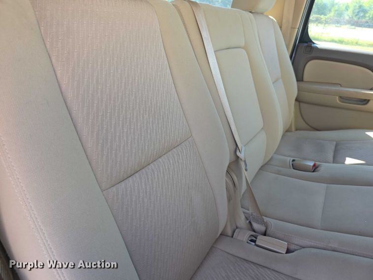 image for item FI0540 2012 Chevrolet Suburban 1500 SUV