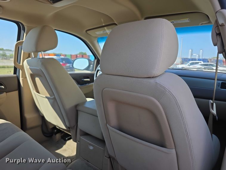 image for item FI0540 2012 Chevrolet Suburban 1500 SUV