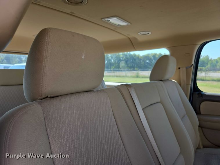 image for item FI0540 2012 Chevrolet Suburban 1500 SUV