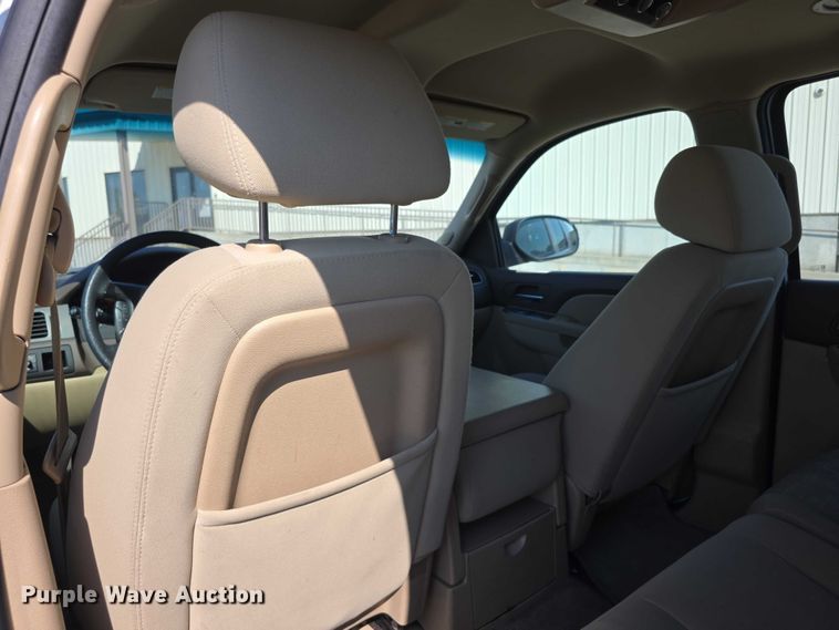 image for item FI0540 2012 Chevrolet Suburban 1500 SUV