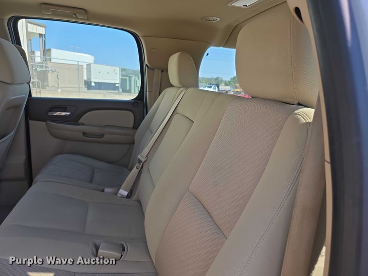 image for item FI0540 2012 Chevrolet Suburban 1500 SUV