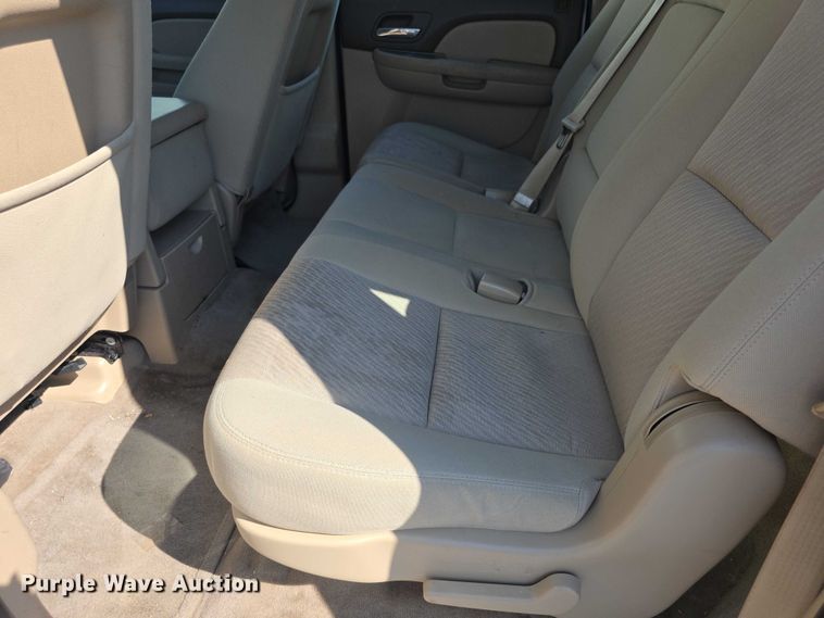 image for item FI0540 2012 Chevrolet Suburban 1500 SUV