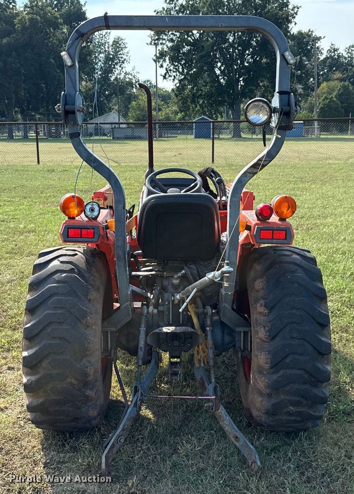 image for item GH9325 Kubota L3000DT MFWD tractor