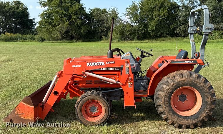 image for item GH9325 Kubota L3000DT MFWD tractor