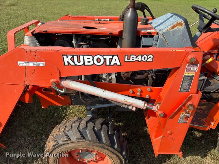 image for item GH9325 Kubota L3000DT MFWD tractor
