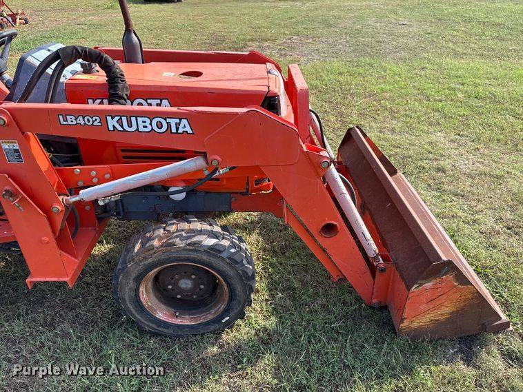 image for item GH9325 Kubota L3000DT MFWD tractor
