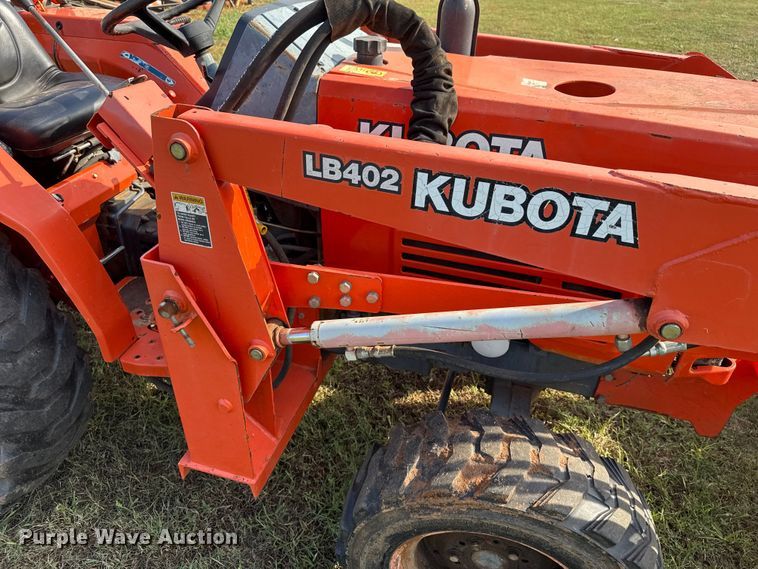 image for item GH9325 Kubota L3000DT MFWD tractor