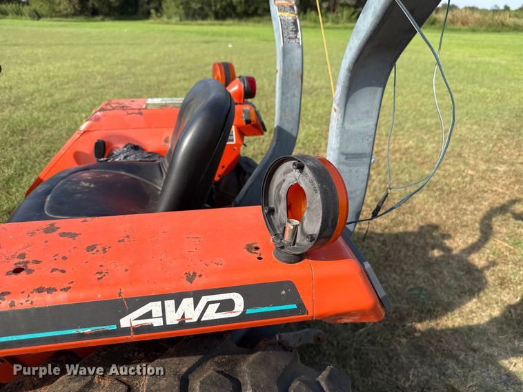 image for item GH9325 Kubota L3000DT MFWD tractor