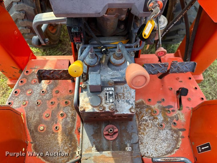 image for item GH9325 Kubota L3000DT MFWD tractor