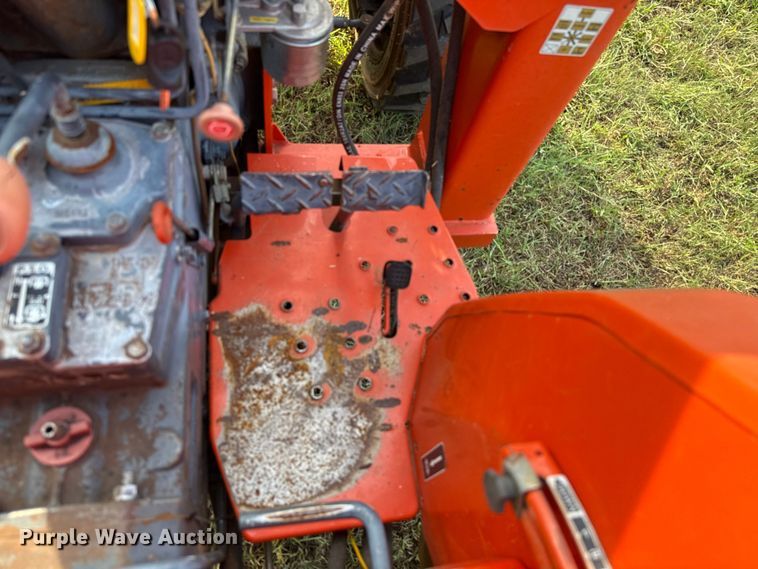image for item GH9325 Kubota L3000DT MFWD tractor